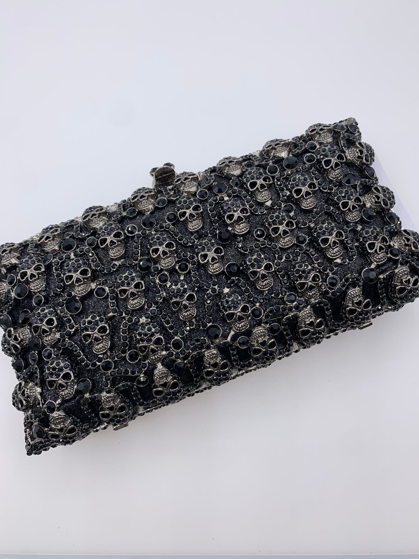 Skull Clutch