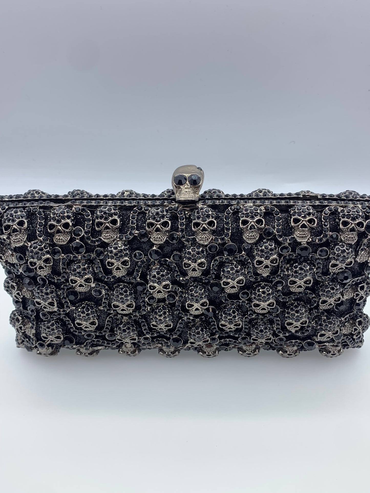 Skull Clutch